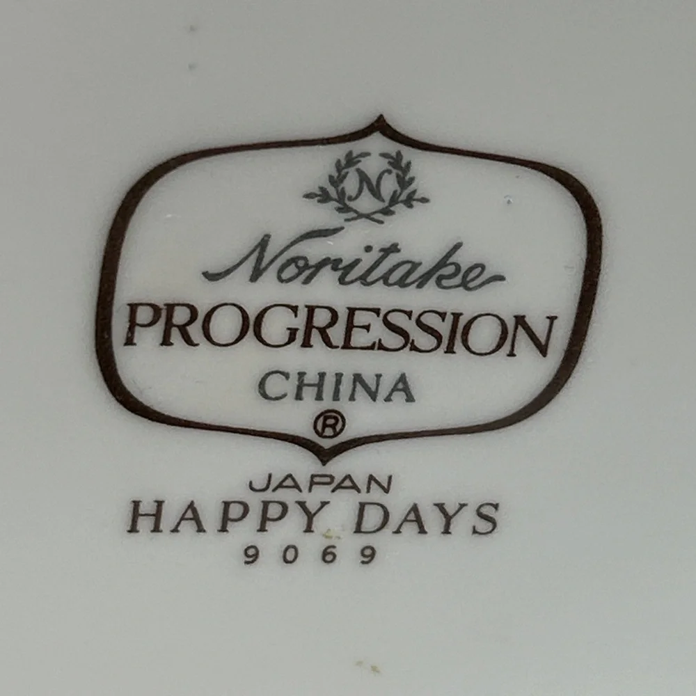 HAPPY DAYS by Noritake Coffee Pot made in Japan #9069 NWOT.